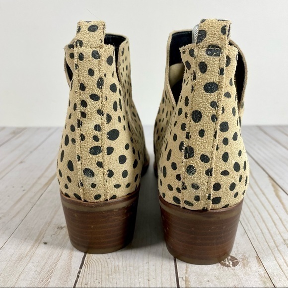 Dolce Vita Kaidie Cream Suede with Black Spots Animal Print Ankle Boots 8 - Picture 4 of 13